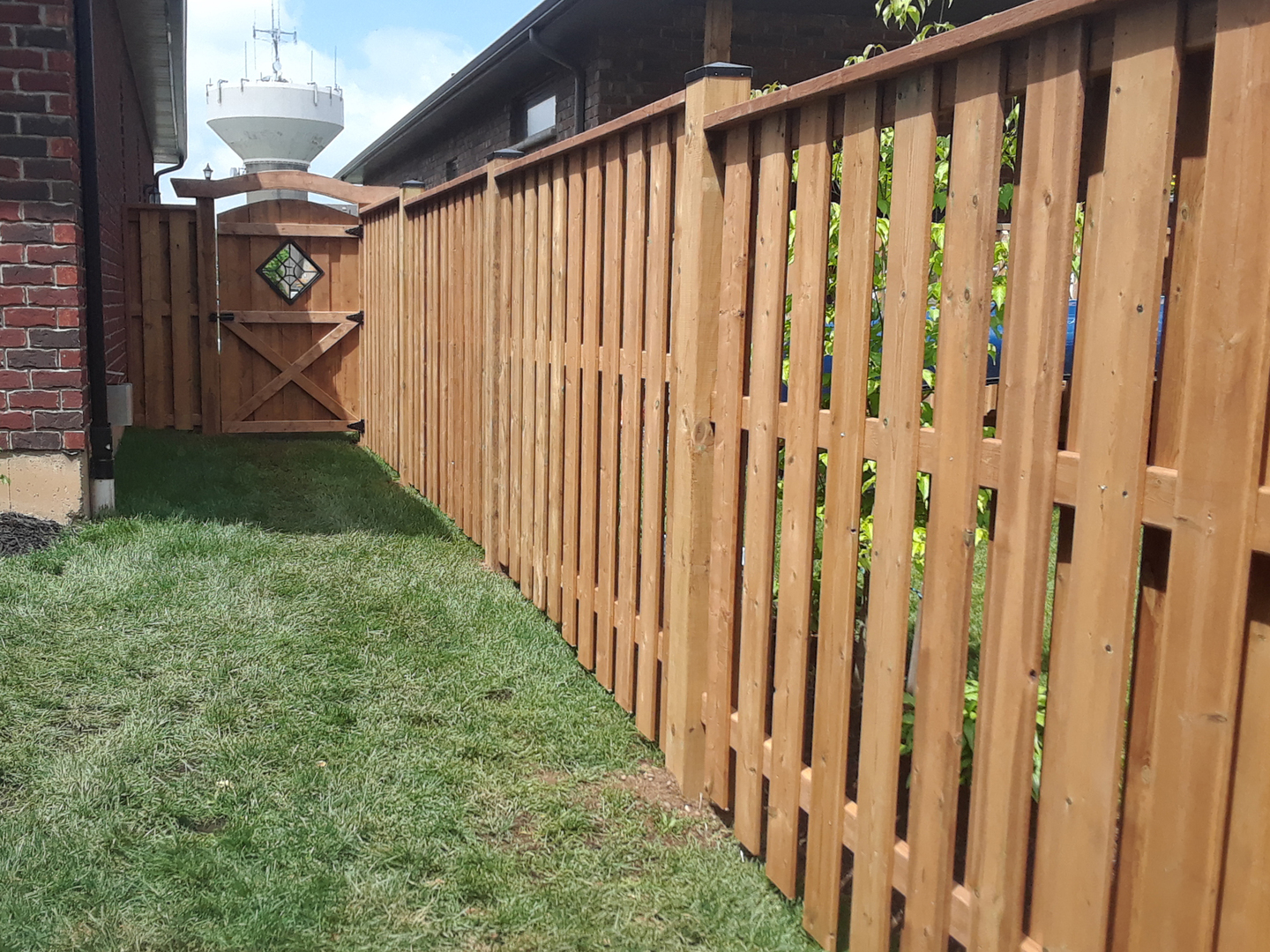 Wood Privacy Fence - Gallery - Post Time Services